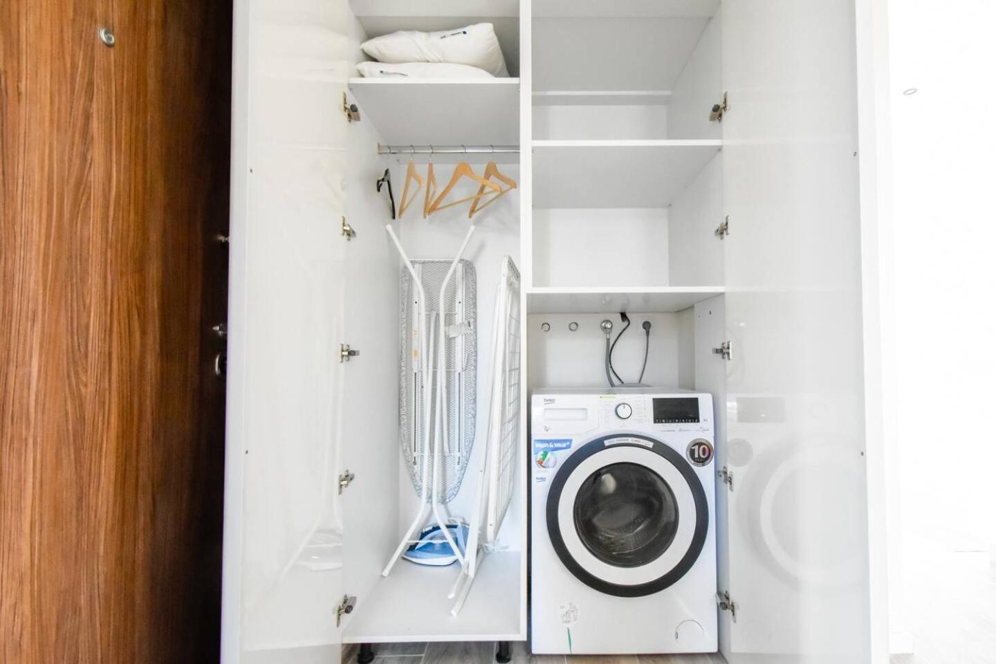 Main Street Area Metro Washer&dryer View Sofia