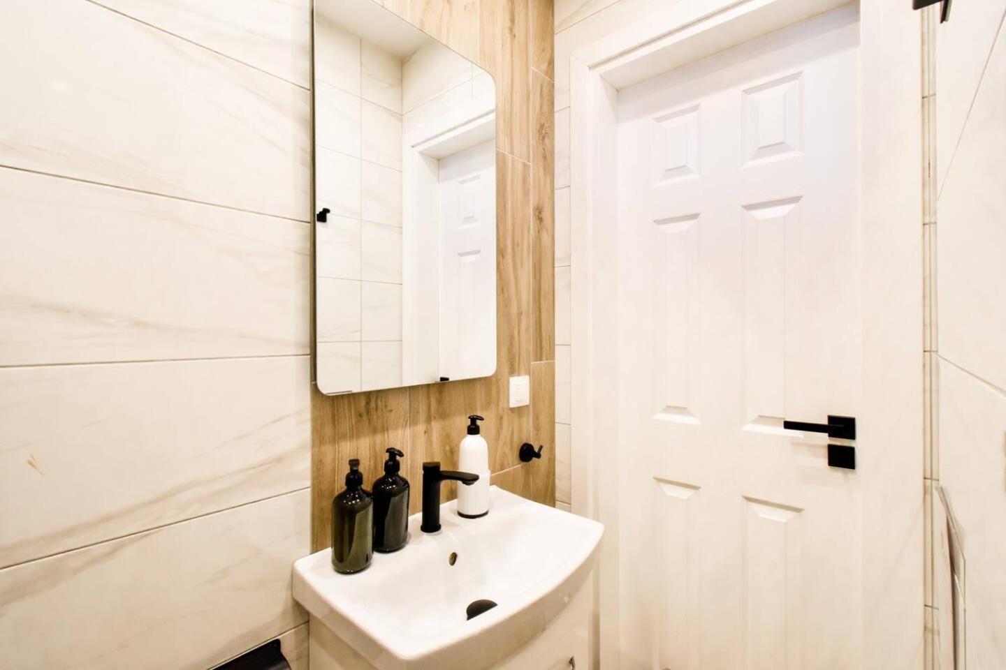 Main Street Area Metro Washer&dryer View *